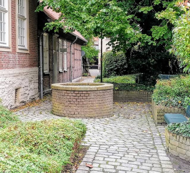 Brunnen am Heimatmuseum Ahlen - Image 2
