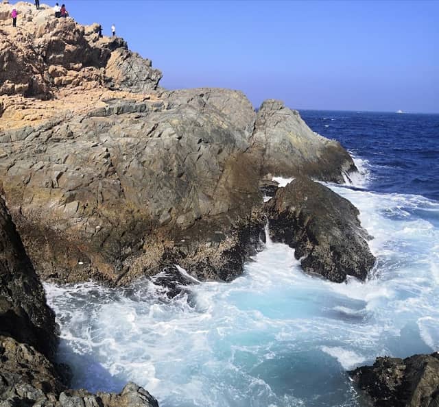 Sea caves - Image 1