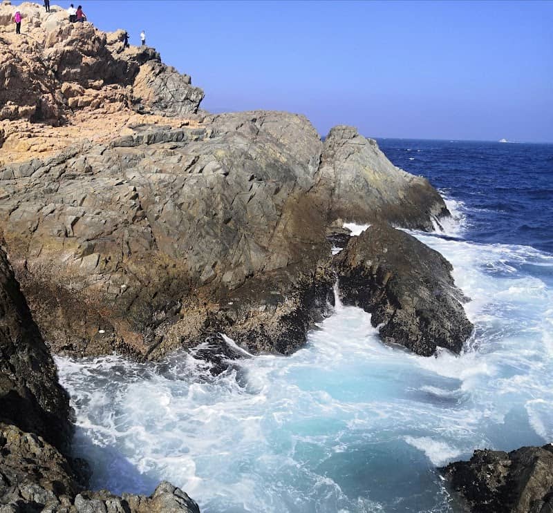 Sea caves - Image 1