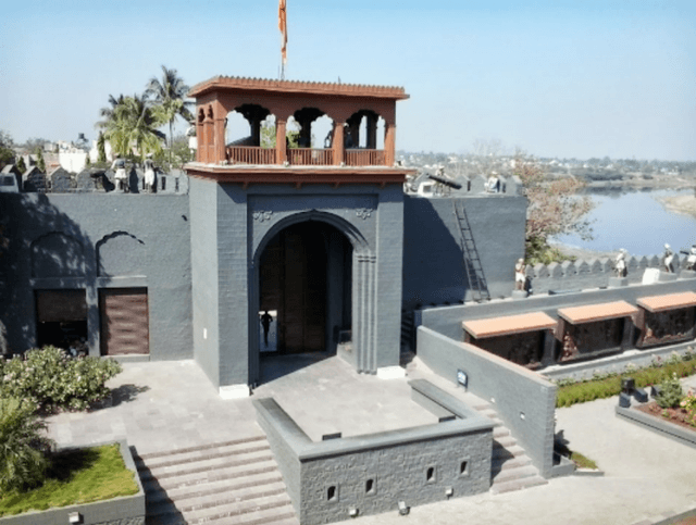 Shivsrushti ( Akluj Fort ) - Image 1