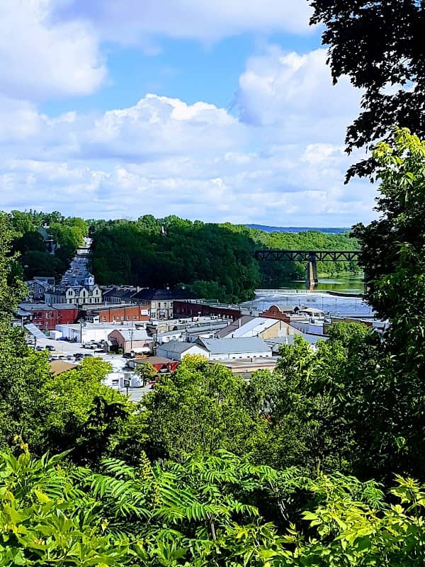Paris Lookout - Image 1