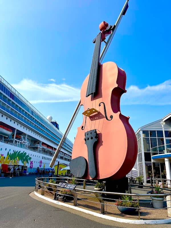 Worlds Largest Fiddle - Image 1