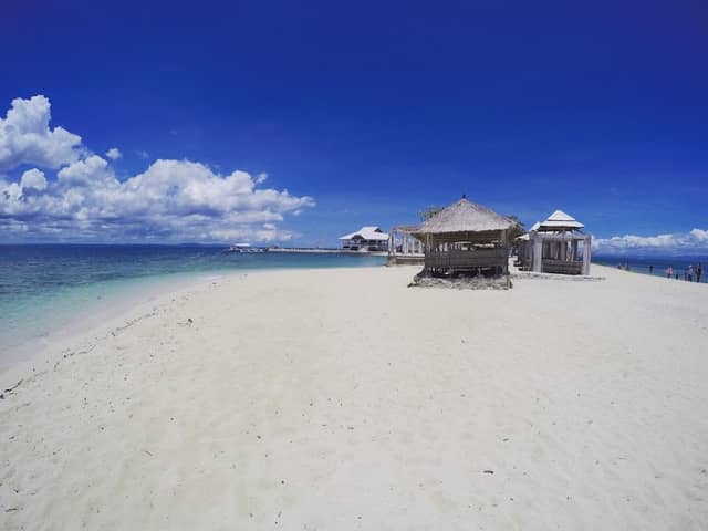 Pandanon Beach - Image 2