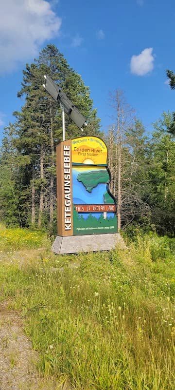 Garden river Sign post - Image 1