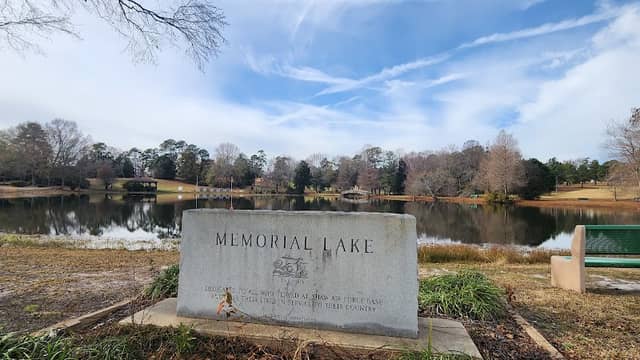 Memorial Lake Park - Image 2