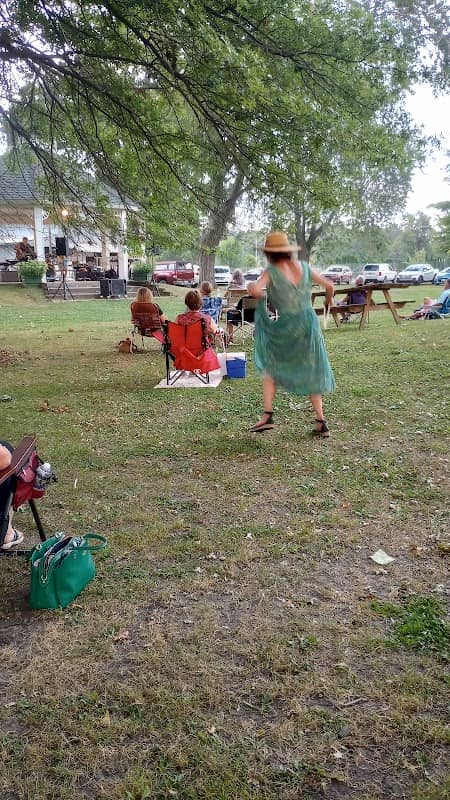 MUSIC IN THE PARK - Image 2