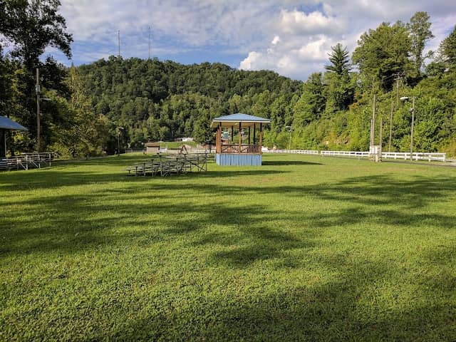 Riverside Park - Image 2