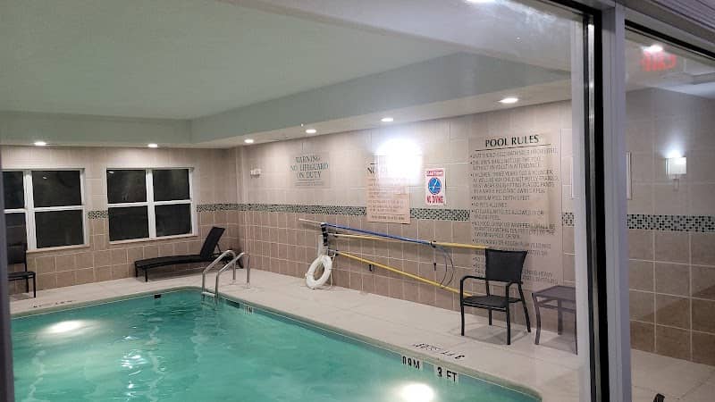 Holiday Inn Express & Suites Lagrange - Image 2