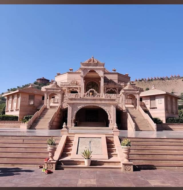 Nareli Gyanodaya Digambar Jain Temple - Image 1