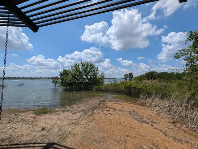 Kayak launch Millbank - Image 1