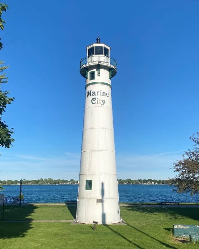 Lighthouse Park - Image 1