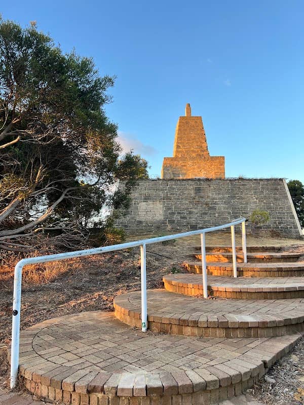 Monument Hill Park - Image 2
