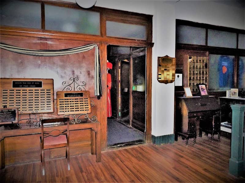 Red Robin Stone Heritage Museum - Image 2