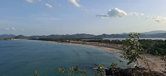 Bãi biển Thôn Hòa Thạnh - Image 1