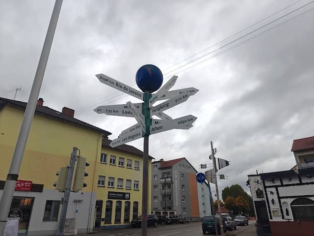 Weltwegweiser - Image 1