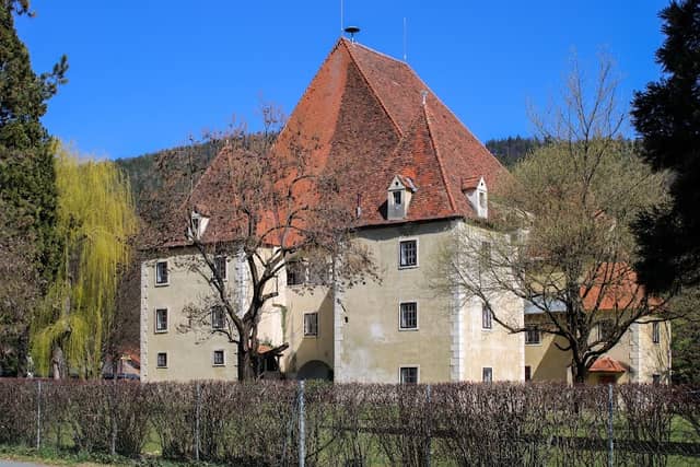 Burgenkundliches Museum - Image 1