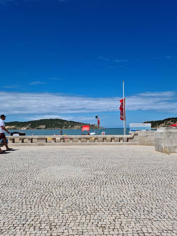 São Martinho do Porto, Ldg Lts Rear - Image 1