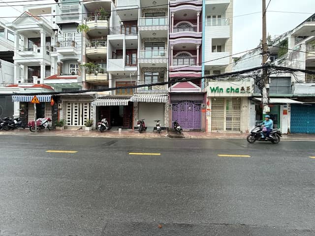 Bâu’s Barber Shop - Image 2