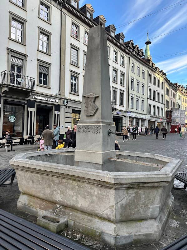 Vadianbrunnen - Image 1
