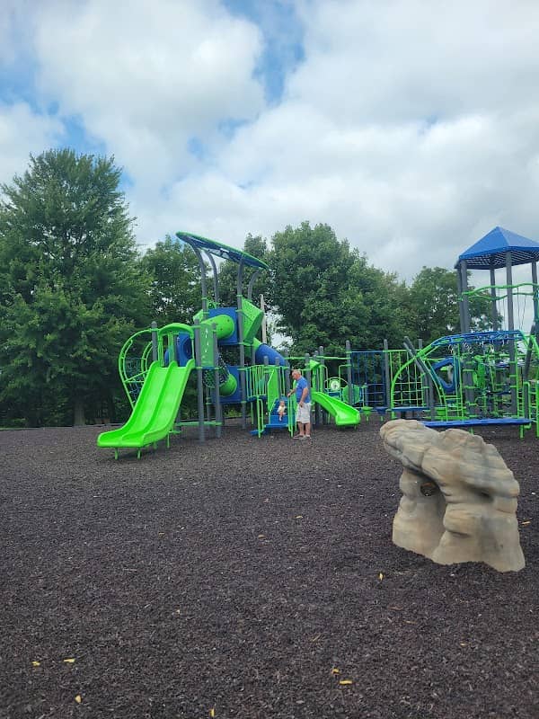 Riverside Park - Image 1