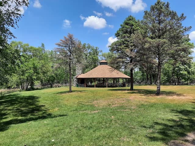 Larsen Park - Image 1