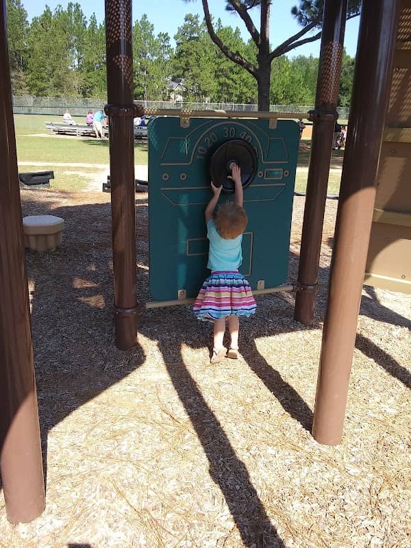 Colonial Heights Park - Image 1
