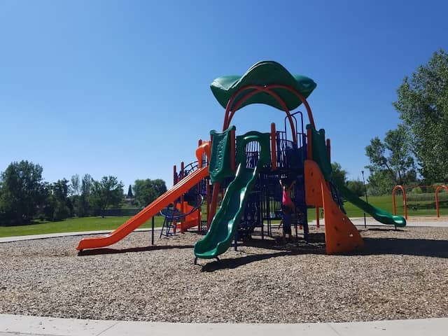 Club Crest Park North - Image 1