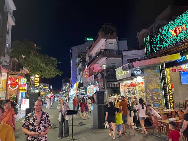 Hue Walking Street - Image 1
