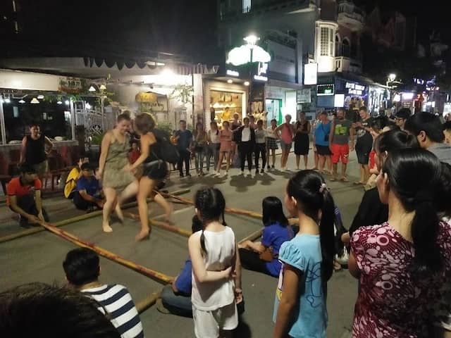 Hue Walking Street - Image 3