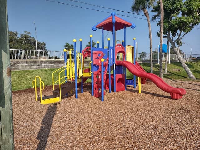Shore Side Park - Image 2
