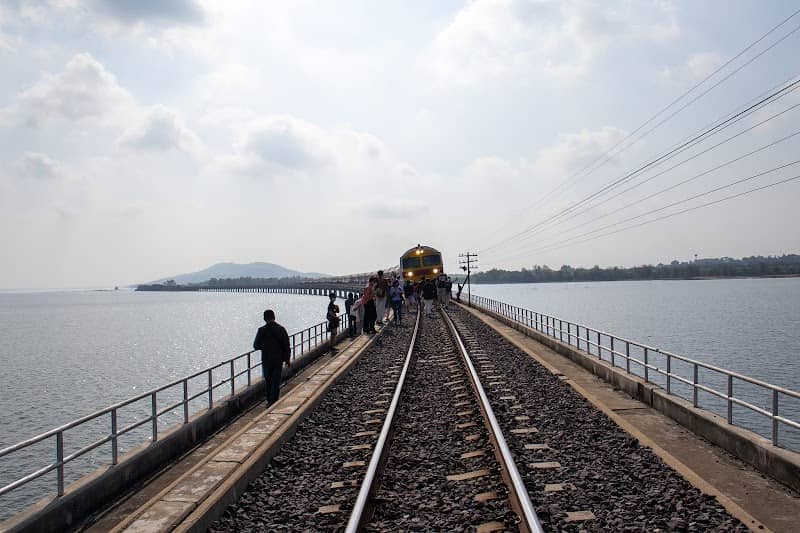 Floating Train at Pa Sak Jolasid Dam - Image 2