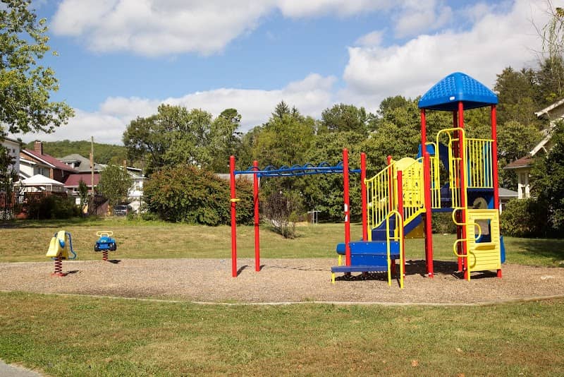 East River Park - Image 1