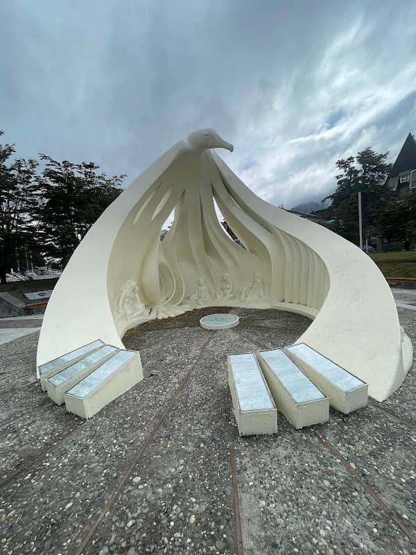 Monumento Antiguos Pobladores - Image 1