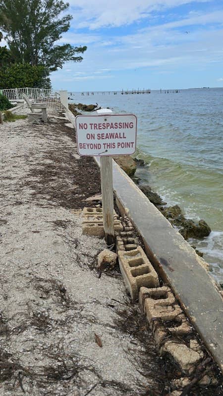 Poinsettia Road Public Beach Access - Image 1
