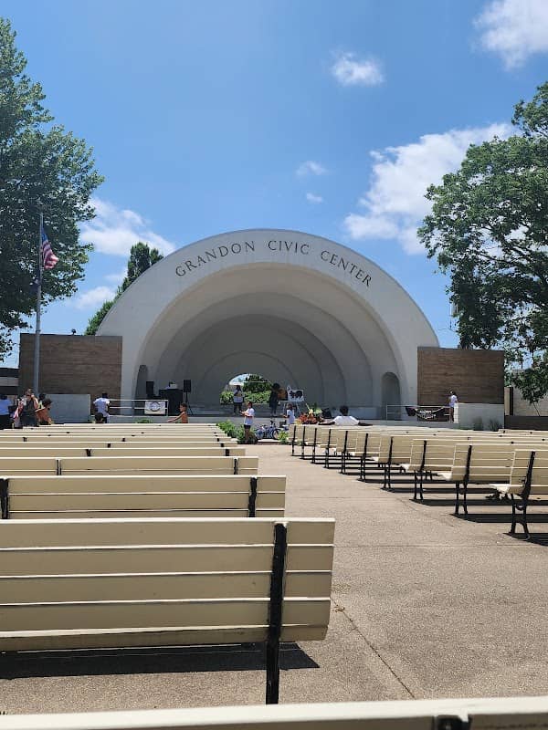 Central Memorial Park - Image 1