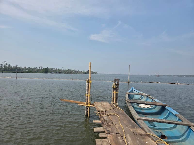 Kumbalangi wooden bridge - Image 1