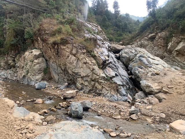 Nakhu khola natural swimming pool - Image 1