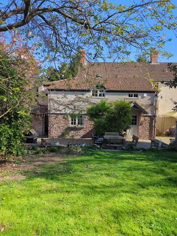 Lansdowne House - Image 1