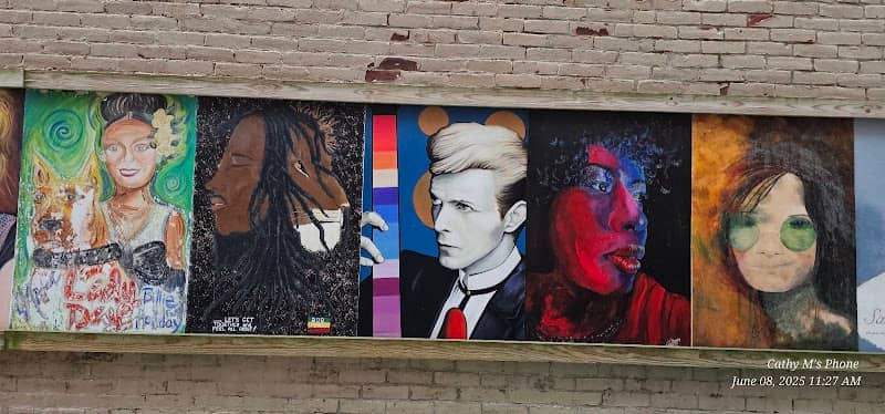 Art Mural Alleyway - Image 1