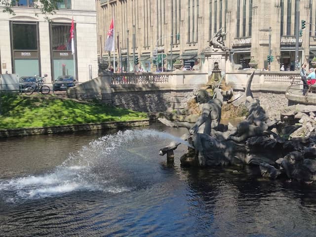Tritonenbrunnen - Image 3