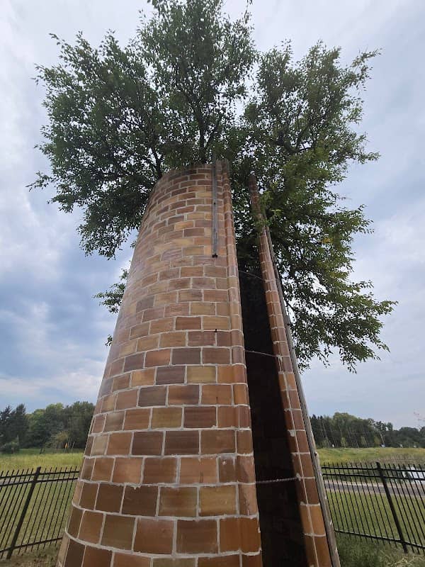 Winfield Silo Tree - Image 1