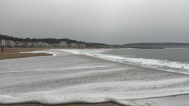 Bola NIVEA – Praia da Nazaré - Image 1
