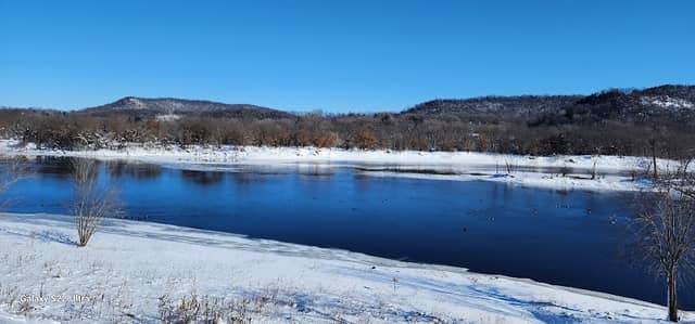 Graff Park and Eagle Island - Image 2