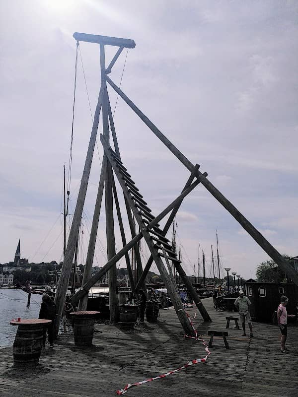 Alter Mastkran - Image 1