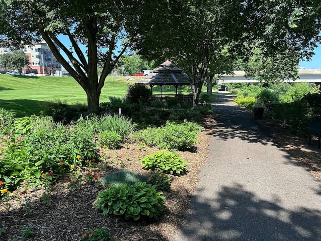 East Bridge Park - Image 3
