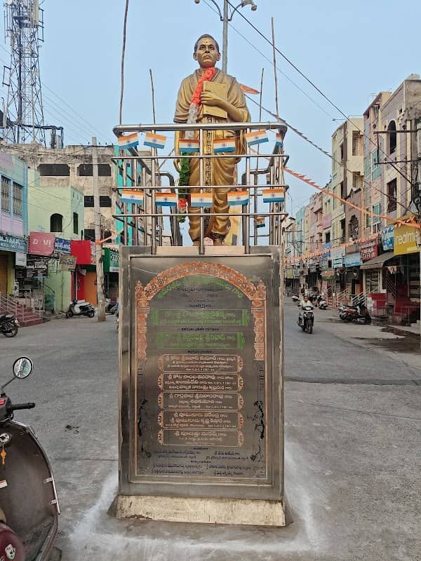 Potti sreeramulu statue - Image 1