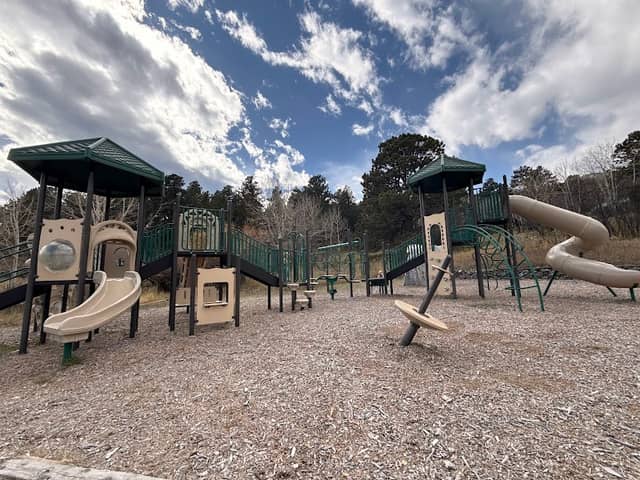 Elmgreen Park - Image 1