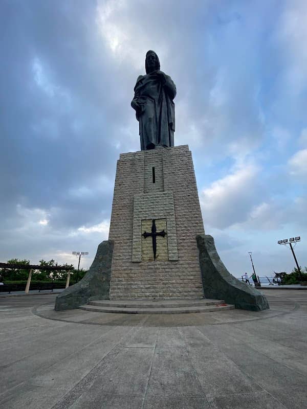 Monumento al Sagrado Corazón de Jesús - Guayaquil - Image 1