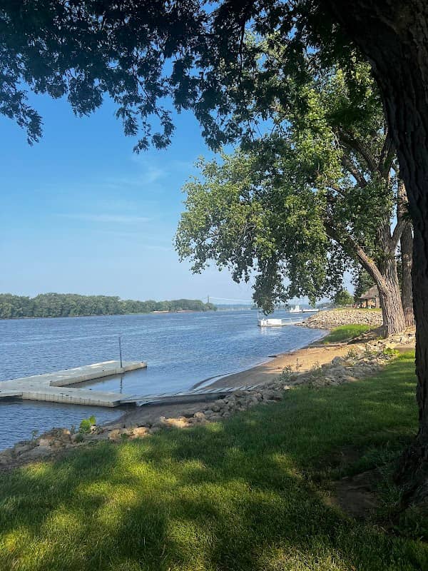 Riverside Park - Image 2
