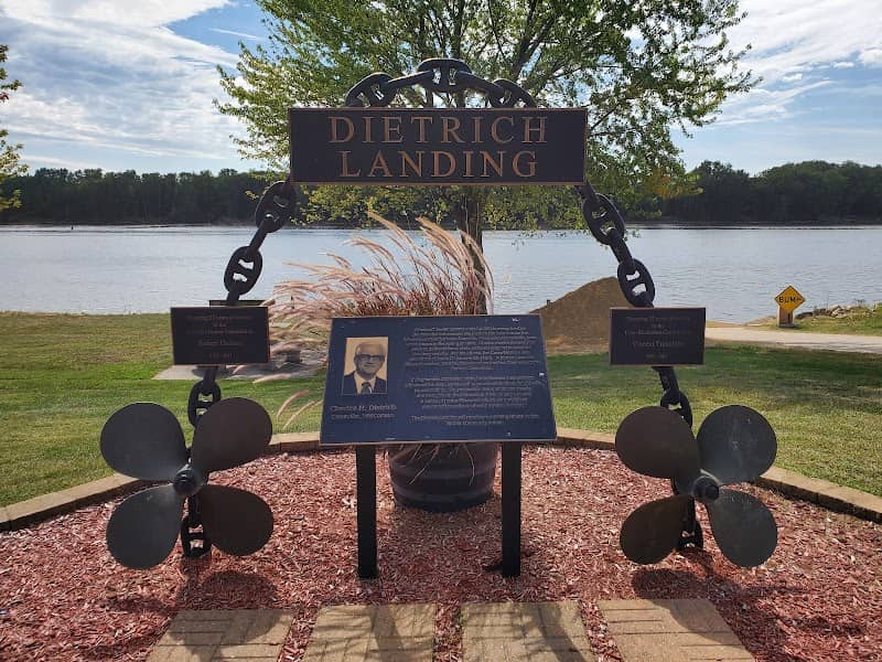 Riverside Park - Image 1